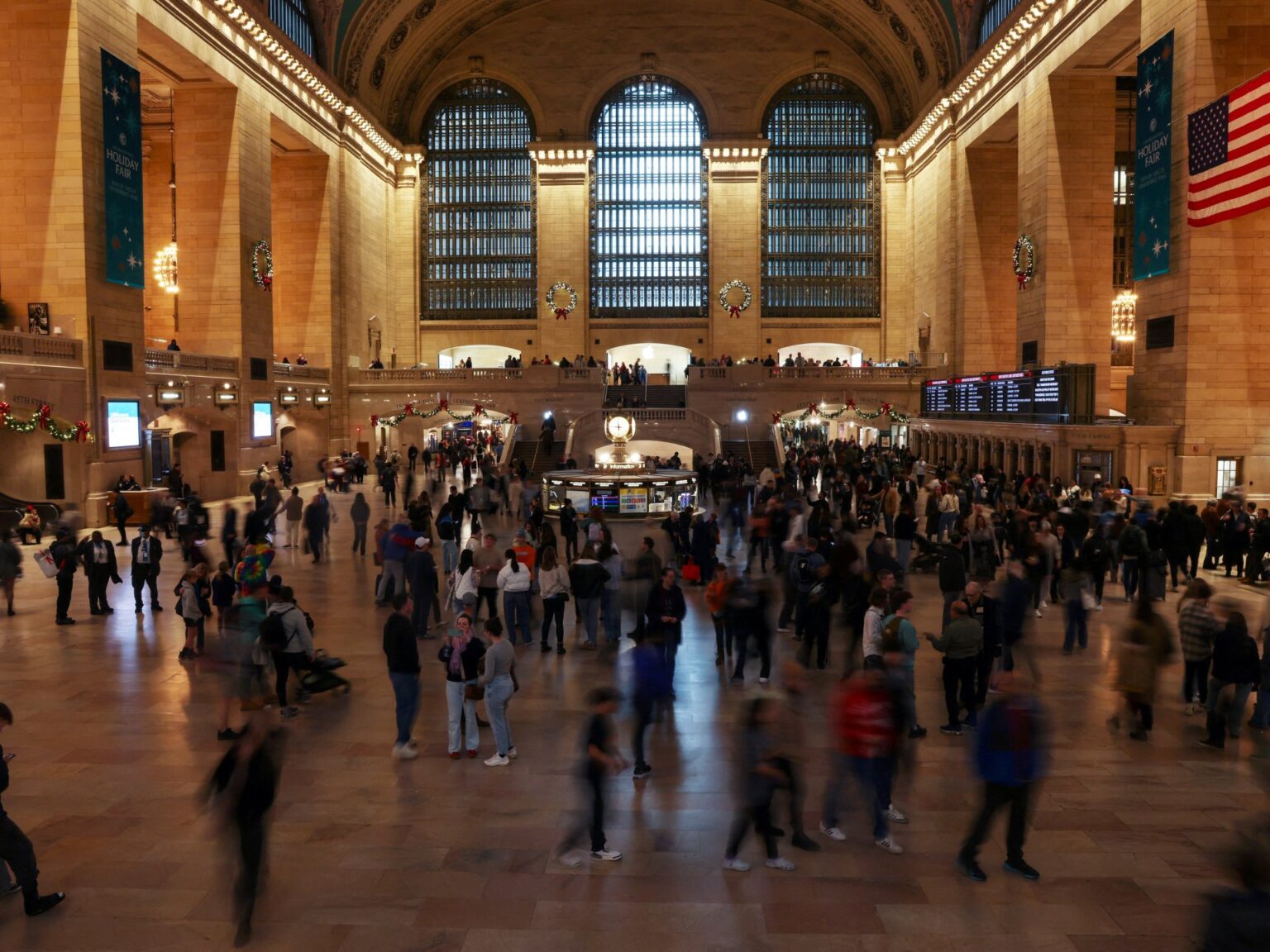 Machete-wielding Man Shot by Police at New York City’s Grand Central ...