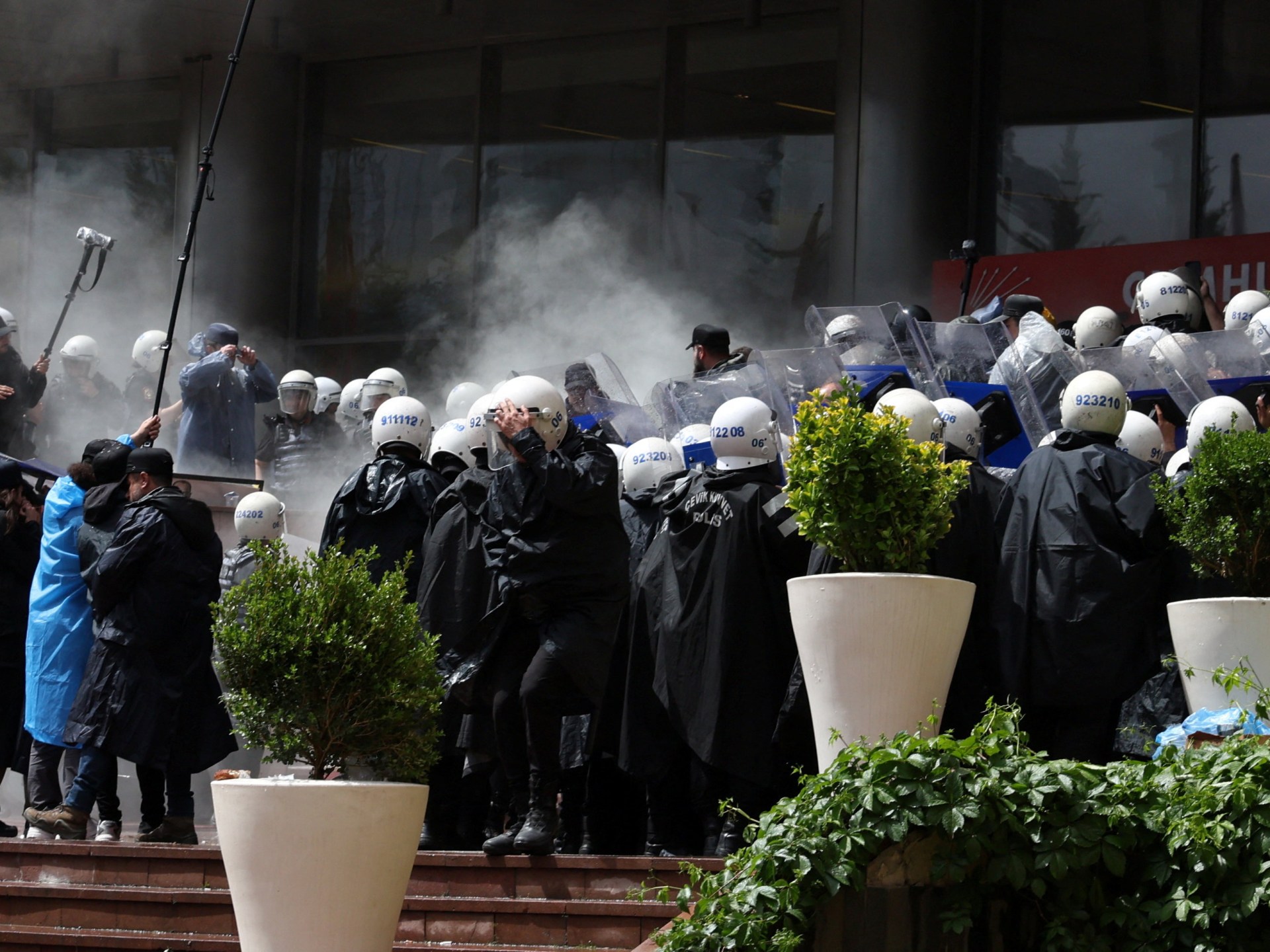 Turkish Police Storm Main Opposition CHP Headquarters, Violence Erupts ...
